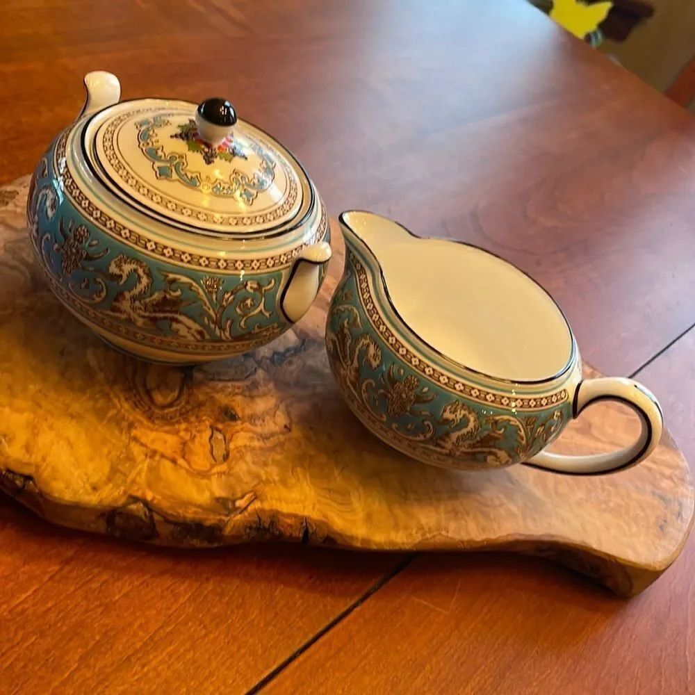 Wedgwood Turquoise Florentine Creamer & Sugar Set